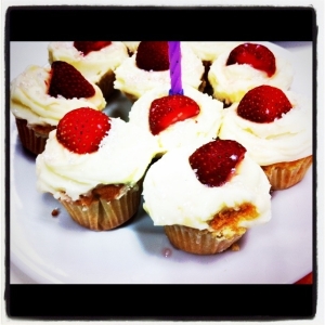 strawberries cupcakes photo